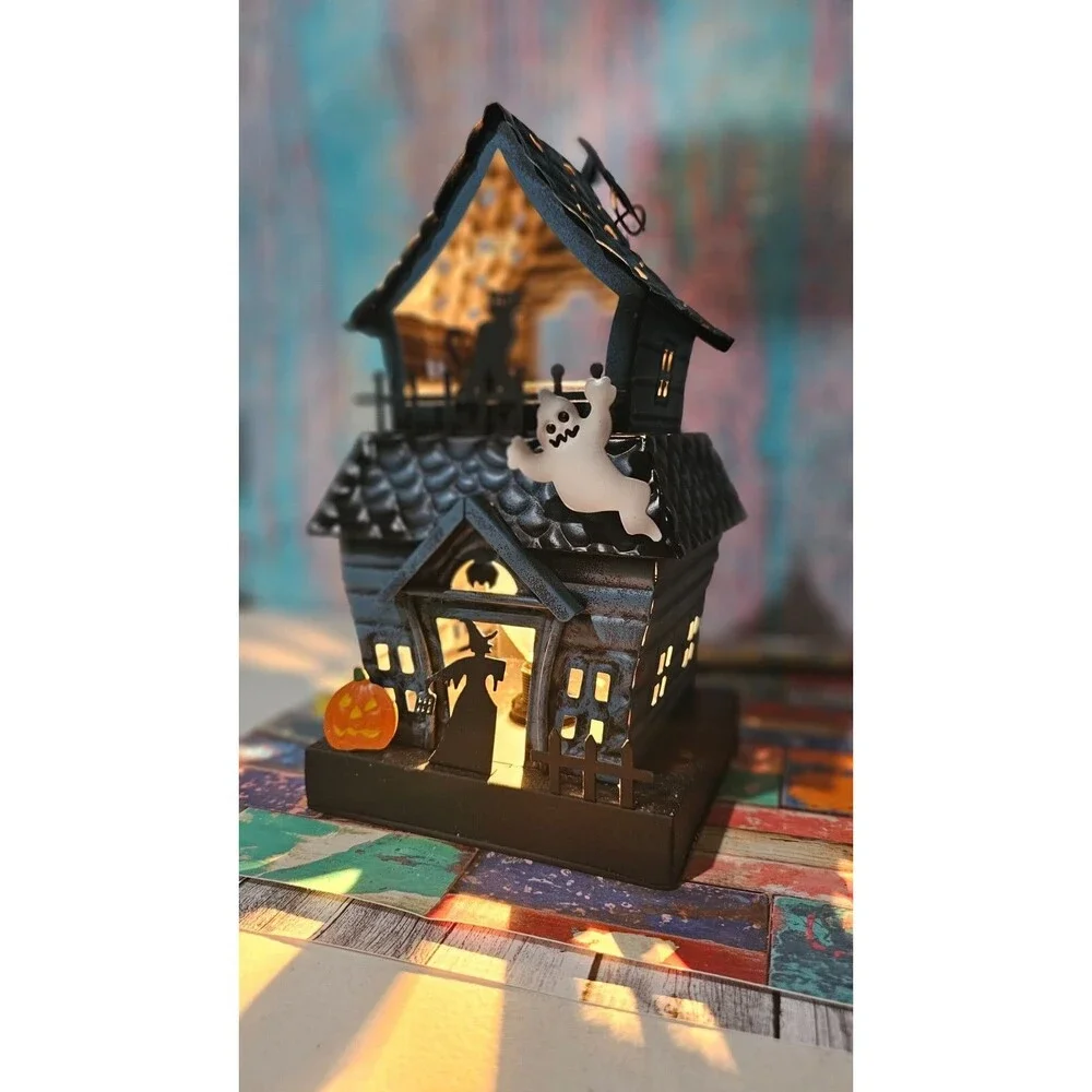 NEW Scentsy Warmer – A Haunting Good Time Haunted House Halloween Wax Warmer
